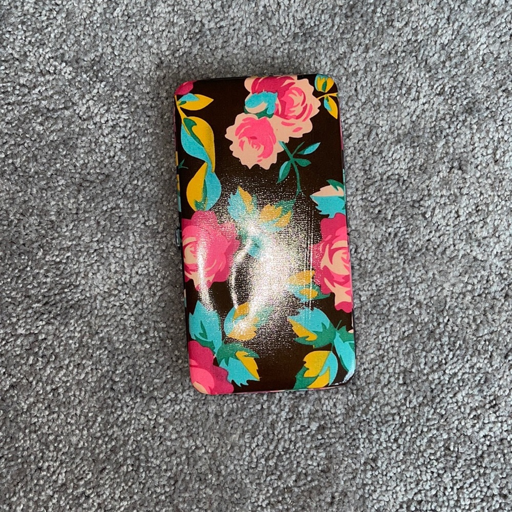 Pretty wallet no issues